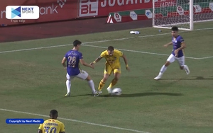 Hà Nội 2-1 HAGL: Chủ nhà may mắn thoát phạt đền, CĐV HAGL bức xúc tột độ