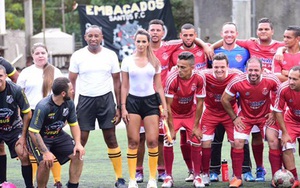 Bỏng mắt trước nữ trọng tài siêu sexy nói không với nội y