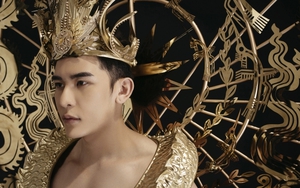 Cận cảnh trang phục dát vàng 40kg thi Nam vương của siêu mẫu Minh Trung