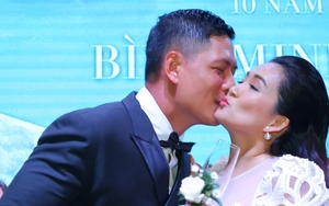 Bình Minh hôn vợ nồng nhiệt trong tiệc kỷ niệm 10 năm ngày cưới