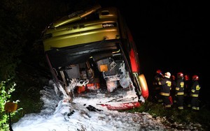 Tai nạn xe buýt tại Ba Lan, hơn 50 người thương vong