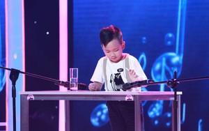 Xem 'Biệt tài tí hon' tập 1: Thí sinh nhí chơi nhạc bài Người hãy quên em đi của Mỹ Tâm bằng bút