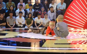 Gala 1 'Thách thức danh hài': 5 chú tiểu nhóm Bồng Lai khiến sân khấu vỡ òa với 4 phần thi xuất sắc