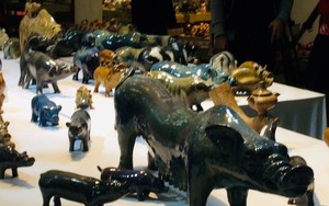 Chiêm ngưỡng 2.000 chú 'Lợn sung túc' của nhà sử học Dương Trung Quốc