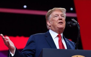 Tổng thống Mỹ dọa đưa người di cư bất hợp pháp đến các 'thành phố trú ẩn'