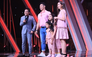 Tập 3 ‘Người ấy là ai’: Bị khán giả nghi giới tính thứ 3, chàng trai xuất hiện với vợ và 2 con gái khiến Hương Giang, Trấn Thành 'té ngửa'