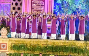 Xung quanh chuyện nón Huế bị 'cắm sừng'