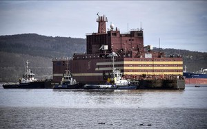 Nhà máy điện hạt nhân nổi đầu tiên của thế giới kết thúc hành trình 5.000 km