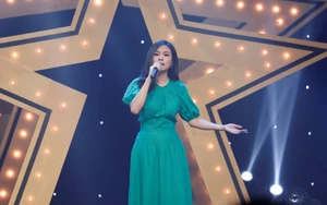 Vân Trang chia sẻ bí mật về nghệ danh và 4 năm ngừng diễn sau khi sinh con