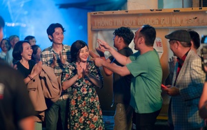 Tập cuối 'Chuyện xóm tui' của Thu Trang - Tiến Luật gây sốt vì xúc động