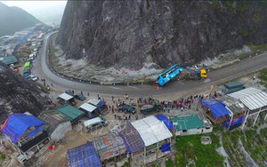 Khẩn trương khắc phục hậu quả vụ tai nạn lật xe khách nghiêm trọng tại Hòa Bình