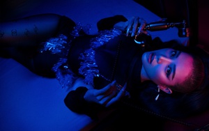 Phương Trinh Jolie tung MV mới 'Khi nào anh ghé chơi' với tạo hình 'đốt mắt'