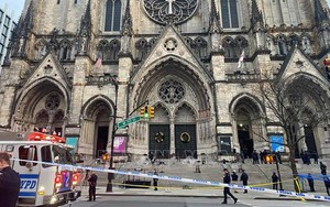 Thủ phạm vụ xả súng bên ngoài nhà thờ tại New York đã chết
