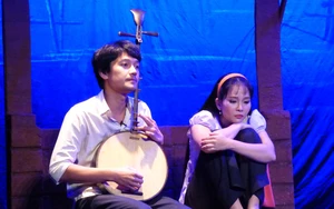 Sân khấu phía Nam mùa dịch Covid-19: 'Còn sống còn cựa quậy'