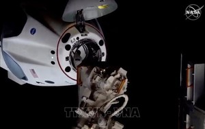 Tàu SpaceX đưa 4 phi hành gia trên ISS trở về Trái đất