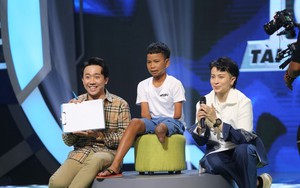 'Siêu tài năng nhí': Cậu bé khuyết chân, tay đam mê bóng đá khiến Trấn Thành nể phục