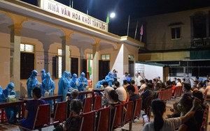 Thực hiện nghiêm Chỉ thị 16 nhưng không được ‘ngăn sông cấm chợ’