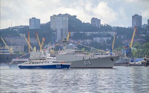 Biên đội tàu Hải quân Việt Nam tham dự lễ duyệt binh kỷ niệm Ngày Hải quân Nga