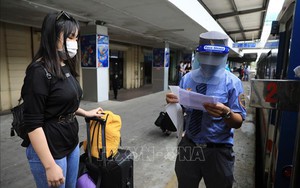 Từ hôm nay, hành khách đi tàu hỏa chỉ cần khai báo y tế điện tử