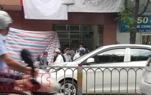 Nổ xe máy tại trụ sở công an, một cán bộ bị thương