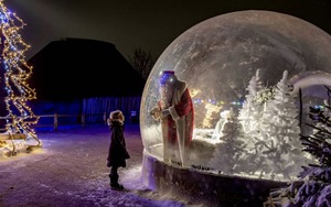 Người dân Châu Âu đón mùa lễ Giáng sinh kỳ lạ nhất từ trước đến nay