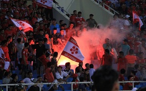 CĐV Hải Phòng bị cấm đến sân khách, Sầm Ngọc Đức bị phạt nặng