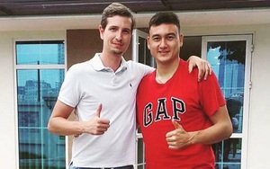 Văn Lâm được bác sĩ Pablo Sawicky chăm sóc, tinh thần đã ổn định