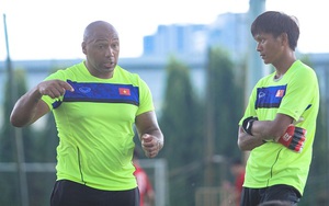 HLV Jason Brown: 'Thủ môn U19 Việt Nam phải cải thiện kỹ thuật trước tiên'