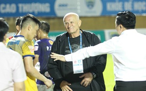 HLV Petrovic bỏ dở họp báo, cho rằng FLC Thanh Hóa bị đối xử thiếu công bằng