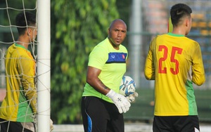 Tuyển Việt Nam lần đầu làm việc với HLV thủ môn ngoại