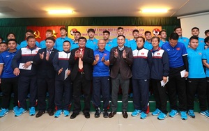 U23 Việt Nam có nửa ngày thăm người thân, U23 Australia bị CLB đòi quân