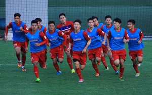 U23 Việt Nam đá 3 hậu vệ, thủ môn Tiến Dũng chấn thương