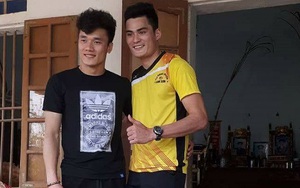 Đình Trọng thành đồng đội Quang Hải ở V-League 2018, thủ môn Tiến Dũng hóa VĐV bóng chuyền