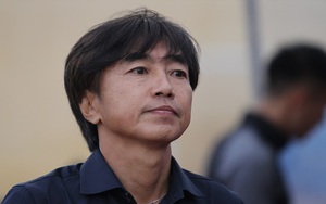 HLV Miura chê sân Thanh Hóa, Tiến Dũng tiếp tục nhận lời khen