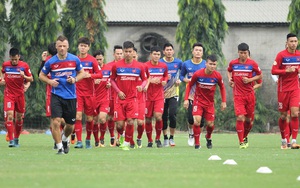 Tuyển Việt Nam đấu Jordan với 3 ngày tập, Quang Hải có người đại diện 'bí ẩn'?
