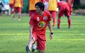 Tuấn Anh mặc số áo lạ, HAGL treo số áo 12