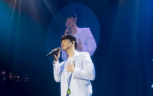 Yên Concert của Hoàng Dũng hay mà cũng lạ lắm: 1 khách mời vừa ăn vừa hát, khán giả bịt mắt nghe nhạc!