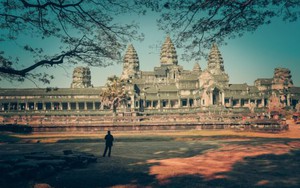 Quần thể Angkor trầm mặc soi bóng thời gian vô tận