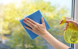 Làm gì khi mặt gương ố vàng và xỉn màu?