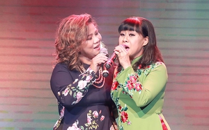 NSƯT Hồng Liên khóc nghẹn trong liveshow kỷ niệm 40 năm ca hát