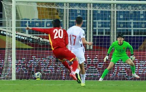 VIDEO: Siêu phẩm của Văn Đức vào lưới Trung Quốc