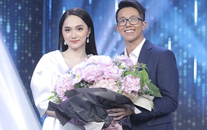 ‘Người ấy là ai’: Hương Giang nắm tay ‘cực phẩm’ CEO người Singapore ra về