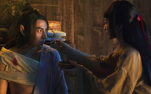 Isaac khóa môi, diễn cảnh nóng cùng Jun Vũ trong MV về ‘cửu vĩ hồ’