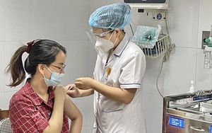 Gần 200 phụ nữ mang thai trên 13 tuần ở Hà Nội tiêm vaccine phòng Covid-19