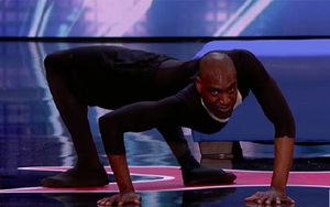 VIDEO: 'Choáng' với màn biểu diễn của 'người không xương' Troy James ở Got Talent Mỹ