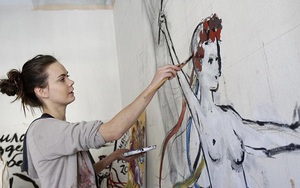 Đồng sáng lập "nhóm nữ ngực trần" Femen bất ngờ tự sát tại nhà riêng