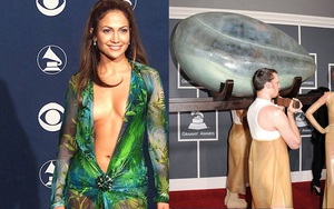 Nhìn lại những hình ảnh gây sốc nhất lịch sử Grammy: váy cổ sâu tới rốn, chui ra từ trứng khổng lồ...: