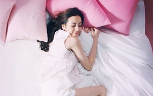 Mỹ nhân Địch Lệ Nhiệt Ba trải lòng về quá khứ sống trong khách sạn suốt 9 năm