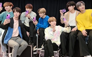 BTS kết hợp Samsung tung phiên bản điện thoại siêu xịn sò
