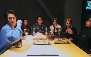 Jin BTS siêu quyến rũ khi rót champagne ăn mừng hậu AMA: Xứng danh trai đẹp toàn cầu